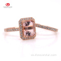 Cojín chapado en oro rosa 18K Morganite Moissanite Anillo